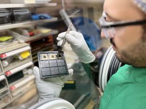 KAUST team sets world record for tandem solar cell efficiency