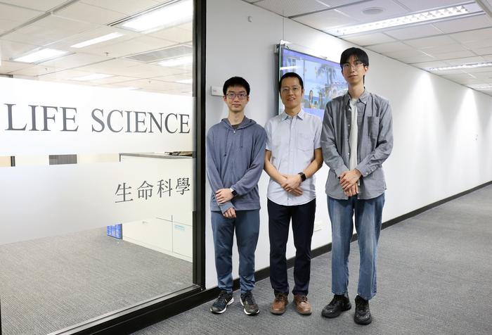 Prof. Dang Shangyu’s research team. (From left to right: undergraduate student Tse Chun Mong, Prof. Dang and Ph.D. candidate Liu Hang.)