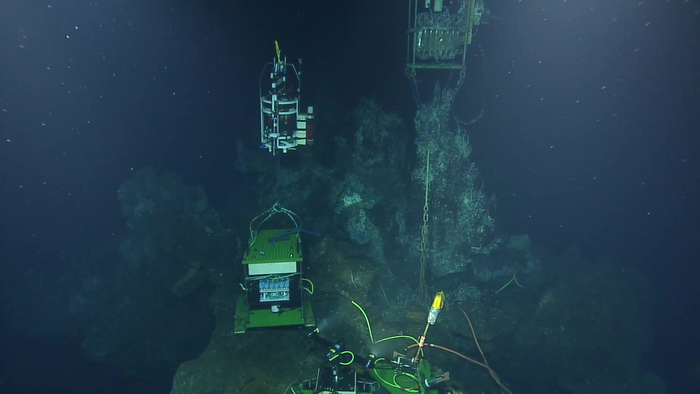 Ocean Networks Canada’s hydrophone and the Deep Acoustic Lander