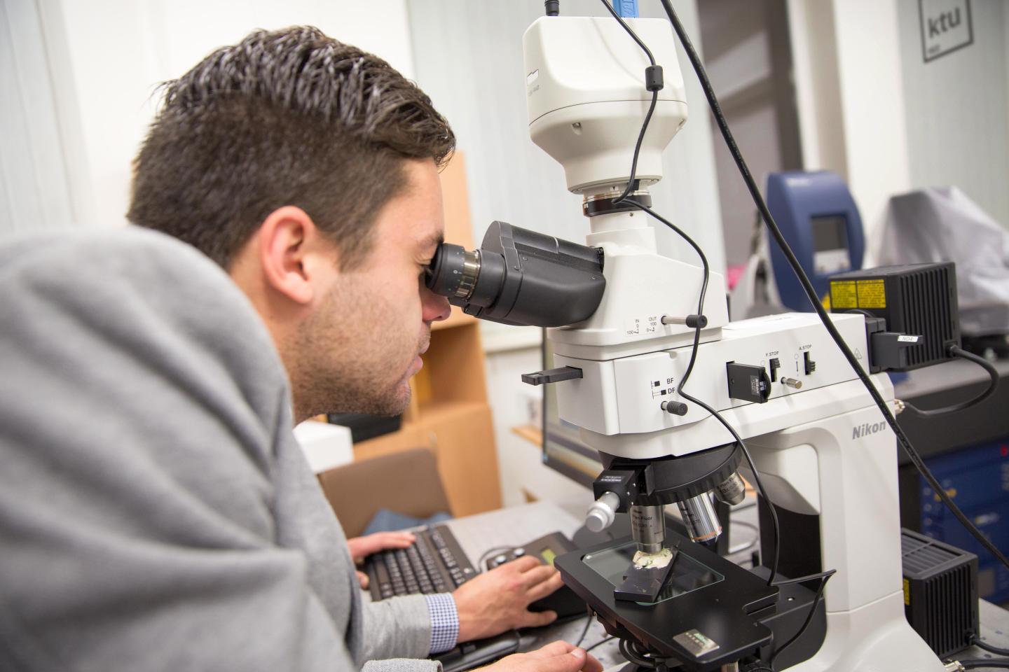 KTU Researchers Are Developing Mathematical Methods for Diagnosing Breath Cancer