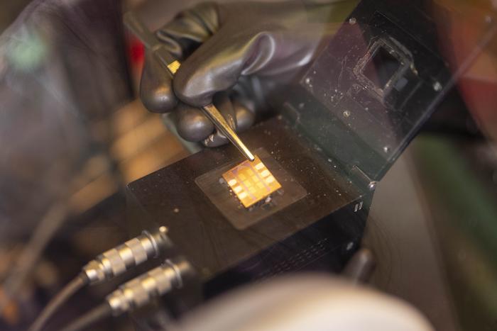 Testing an organic solar cell