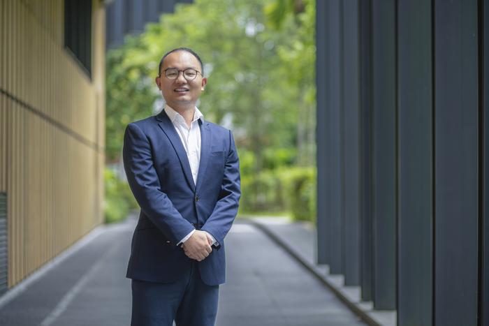 SMU Associate Professor Liang Xu