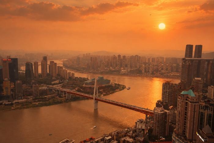 Heatwaves over the Yangtze River Basin