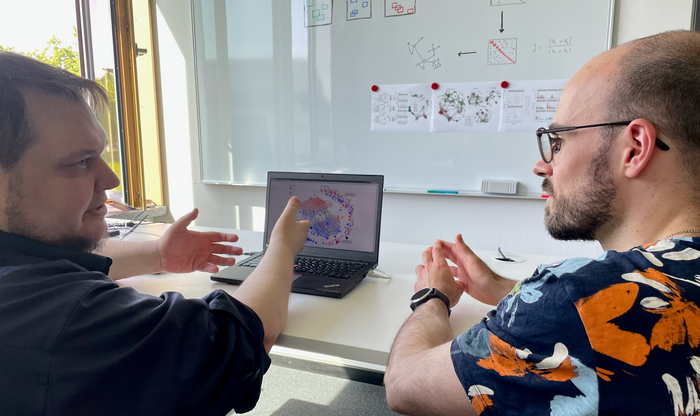 Dr. Josch Konstantin Pauling (left) and PhD student Nikolai Köhler (right)
