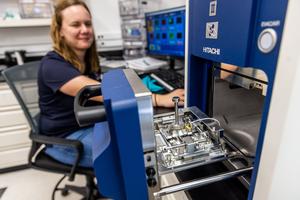 Jessica Barnes in the lab