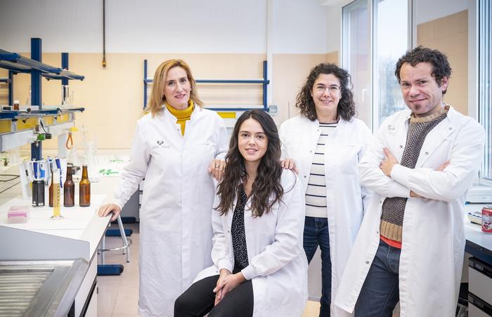 Edurne Simón (lecturer/researcher), Silvia Matías (PhD candidate), Marian Bustamante (lecturer/researcher), and Jonatan Miranda (lecturer/researcher), researchers of the GLUTEN3S Research Group and the Gluten Analysis Laboratory (Department of Pharmacy 