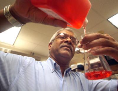 Dr. Vadivel Ganapathy Studies Pain Medication