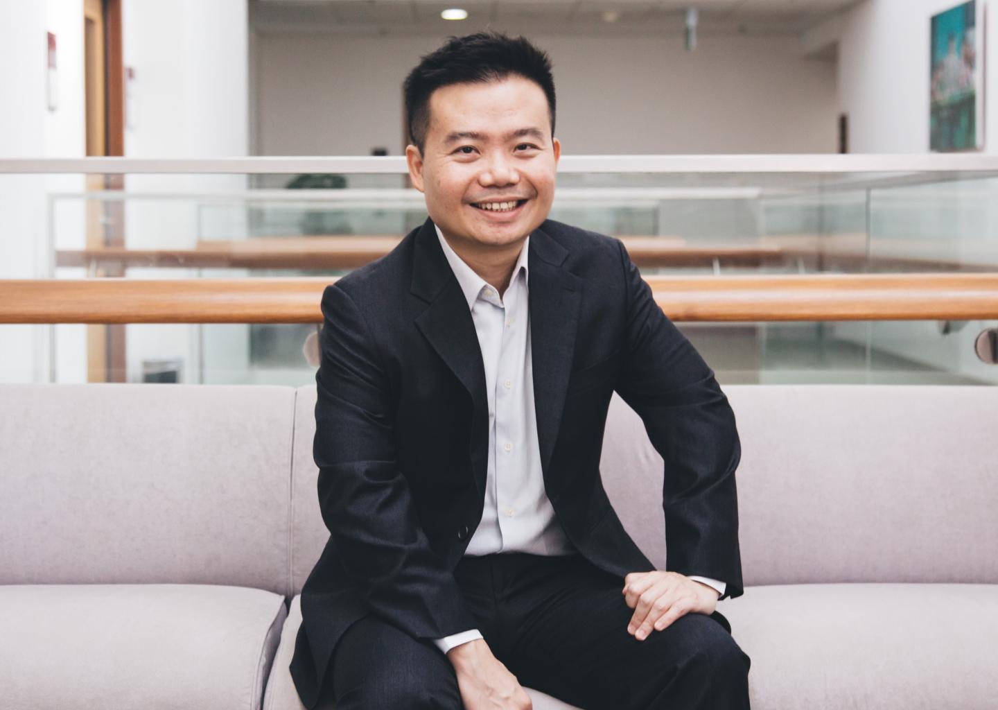 SMU Associate Professor Seow Poh Sun