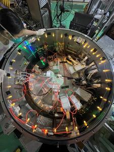 Top view of experimental setup in the vacuum chamber.
