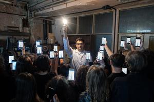 Tuning Light with Organoaluminium Chemistry