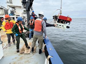 R/V Endeavor ROV