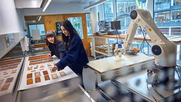 3D printing makes it possible to create complex shapes without producing waste.