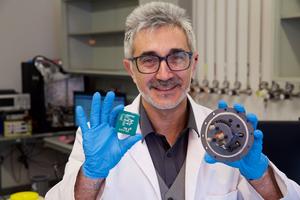 Carlos Sabater in the at the University of Alicante.