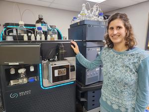 Dr Magriet Muller in the LC-MS laboratory at Stellenbosch University