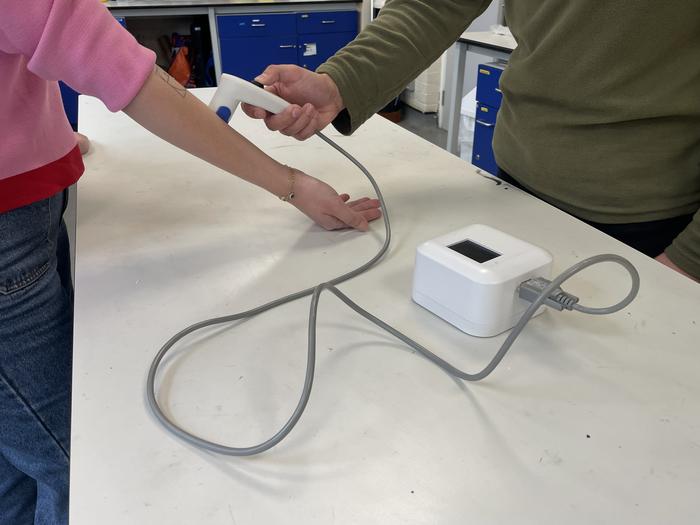 Tissue Metrics device is tested in the lab