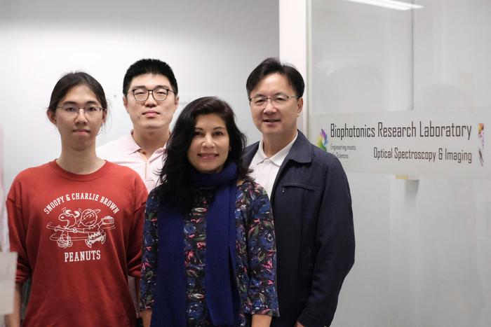 The cross-disciplinary research team includes co-corresponding authors Prof. Qu Jianan (right, back row) and Prof. Julie L. Semmelhack (right, front row), together with co-first authors Mr. Yan Gewei (left, back row) and Dr. Tian Guangnan (right, front ro