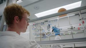 Patrick Domke and other ETH researchers found the solution in electrolysis