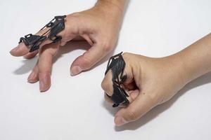 Finger braces