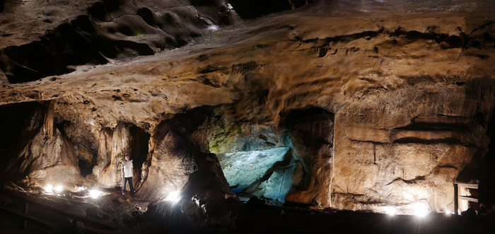 Where were Herod the Great's royal alabaster bathtubs quarried?