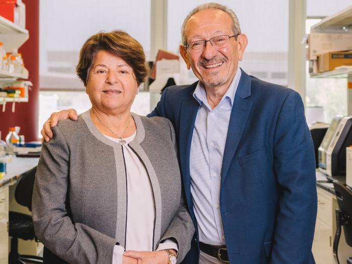 University of Houston Muna Naash, John S. Dunn Endowed Professor of Biomedical Engineering and research partner Muayyad Al-Ubaidi, John & Rebecca Moores Professor of Biomedical Engineering