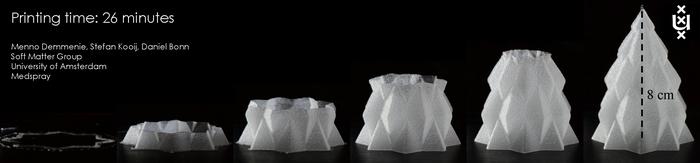 Timelapse of Christmas tree being printed