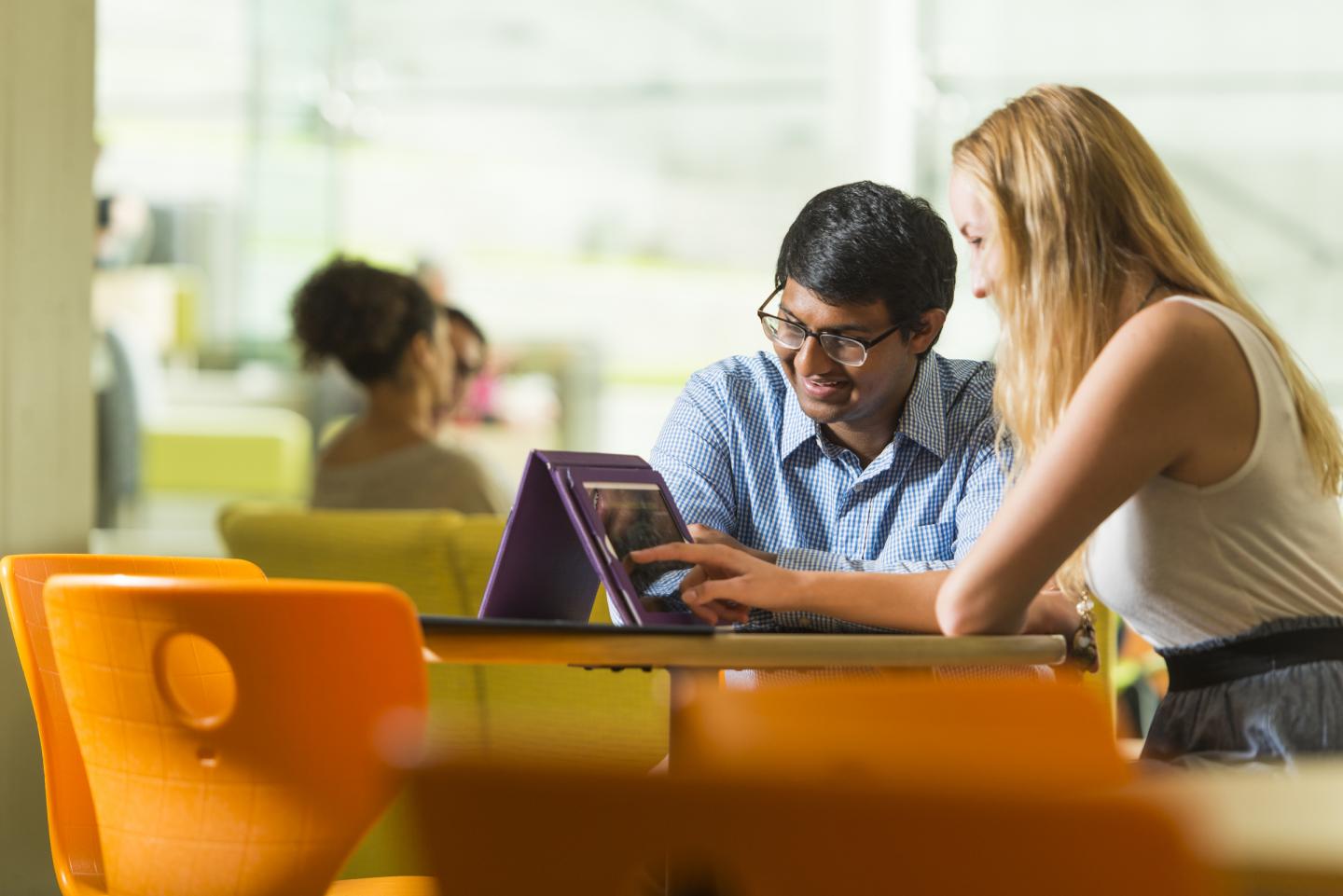 UAlberta Students Fahim Rahman and Jamie Hudson Try the New Dino 101 App and Electronic Textbook