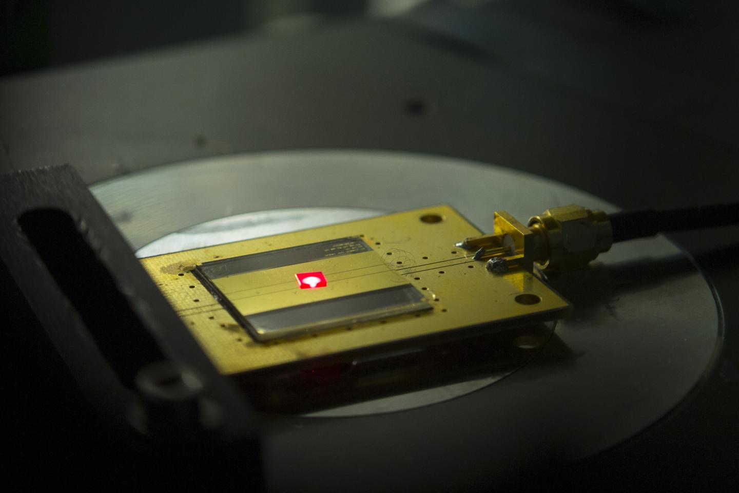 A Diamond Radio Receiver (2 of 3)
