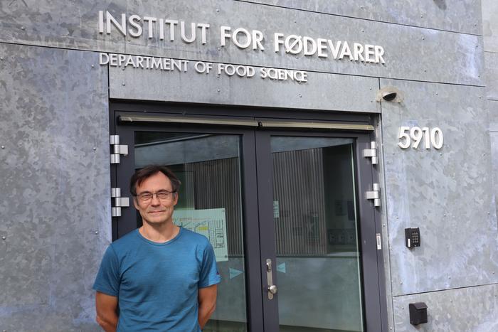 Ivan Paponov in front of Department of Food Science, Aarhus University