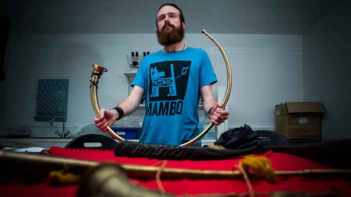 Billy O Foghlu with Curved Horn
