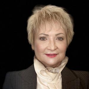 Distinguished Professor Elena Ivanova