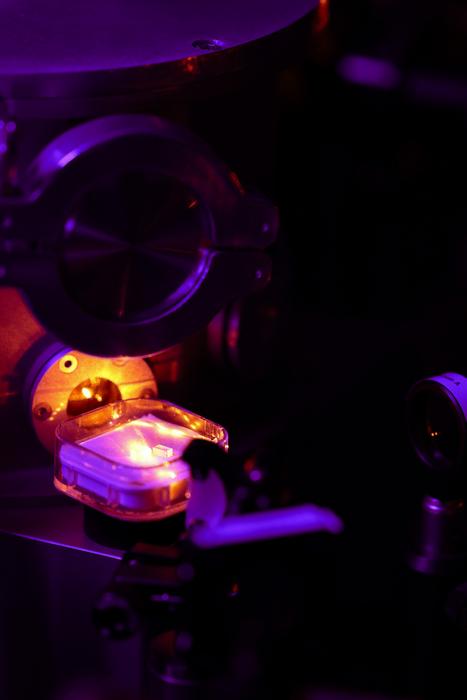 Close-up of the quantum memories. Credit: ICFO.