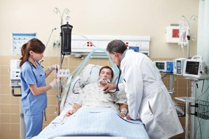Non-invasive pulse oximetry monitoring in ICU patients
