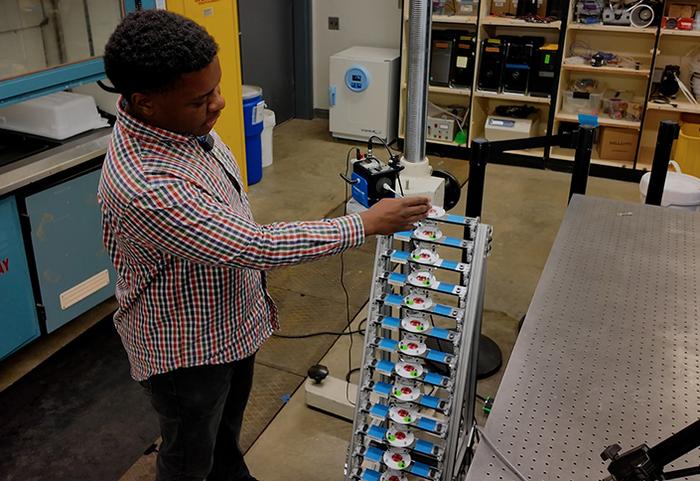 material model adapts stiffness using sound waves - 2