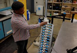 material model adapts stiffness using sound waves - 2