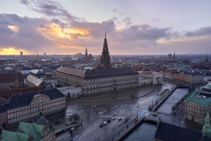 Photo of Copenhagen, an example of a city with an efficient "urban form"
