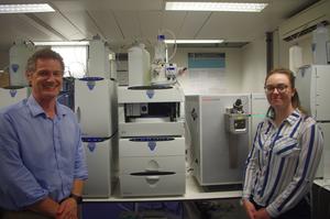 Professor James McCullagh and Rachel Williams with the IC-MS. Credit Isabelle Legge