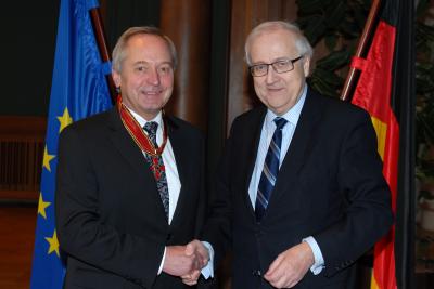 Rainer Brüderle and Ernst O. Göbel, Physikalisch-Technische Bundesanstalt
