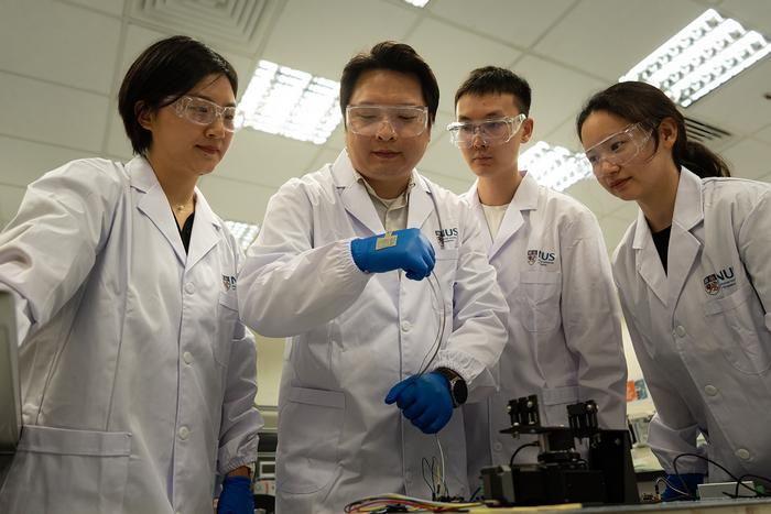 NUS CDE researchers develop self-repairing, recyclable substrate for durable soft sensors