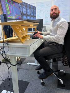 Dr Chris Macdonald