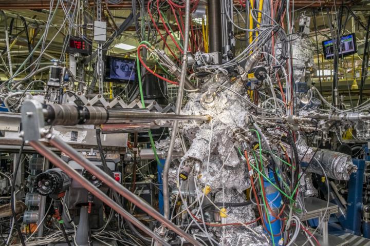 Beamline 10.0.1 at the Advanced Light Source