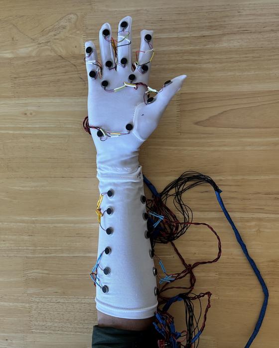 New USC haptic-enabled glove