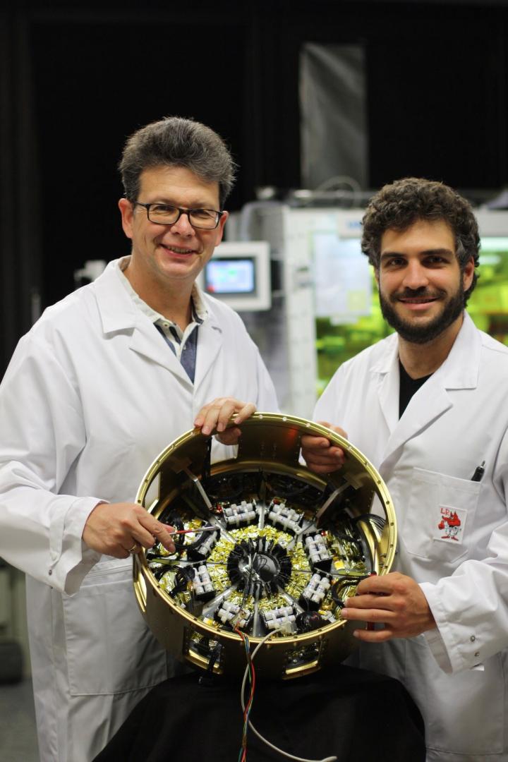 Professor Peter Müller-Buschbaum and Lennart Reb