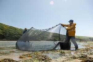 Monitoring juvenile fish habitats