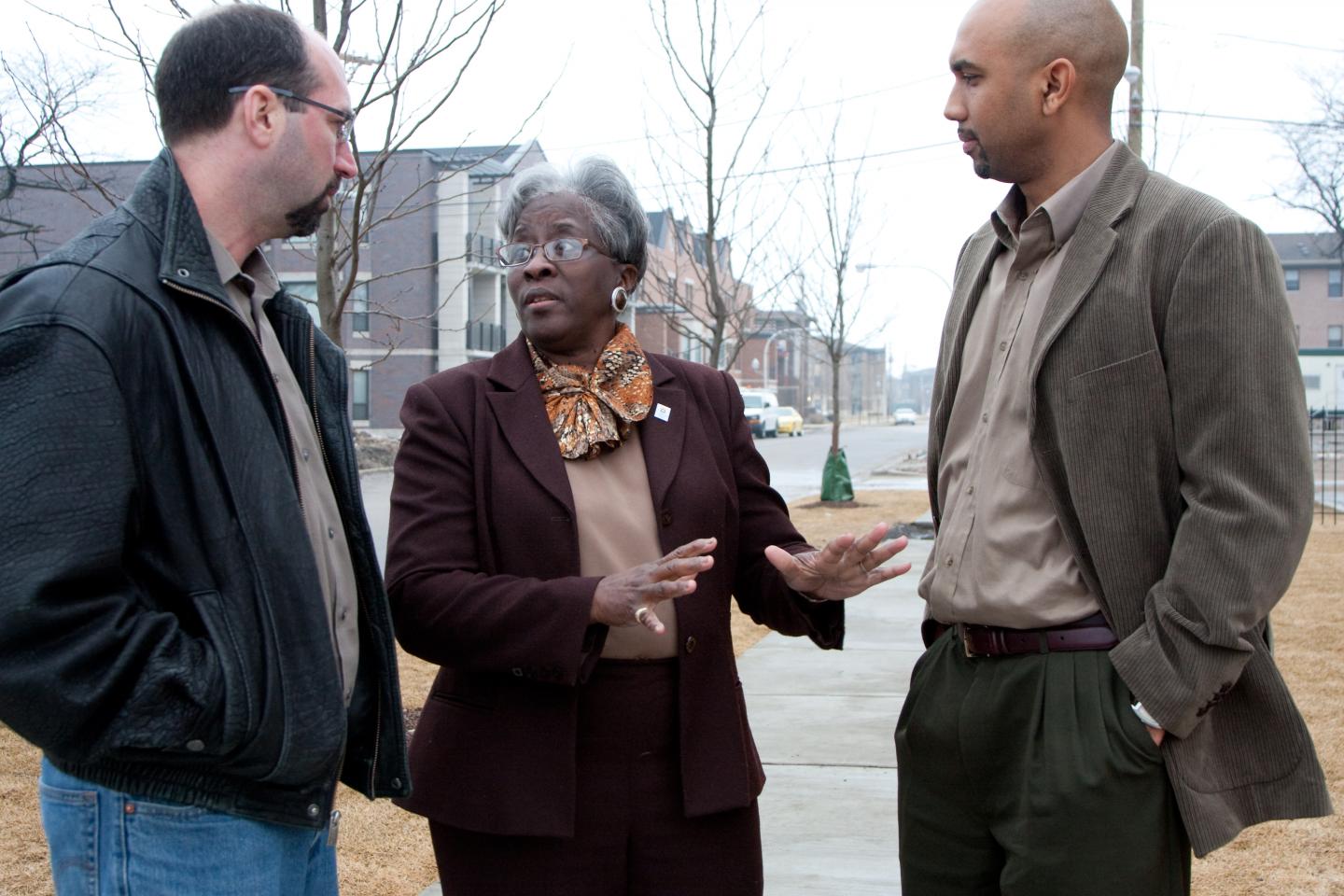Scholars Examine Chicago's Experience with Mixed-Income Public Housing