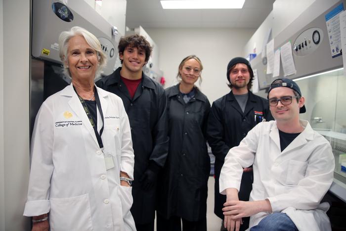 Dr. Valle & her lab.