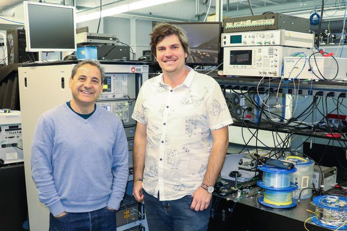 Professor José Azaña (left) and Benjamin Crockett during his PhD at the Institut national de la recherche scientifique (INRS)