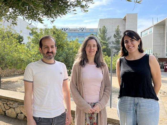 Roger Guimerà, Marta Sales-Pardo and Teresa Lázaro.
