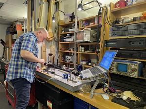 Setup used to conduct a modal analysis on the specialized torpedo bats