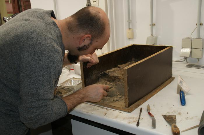 Excavating a sediment block