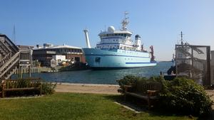 RV Sikuliaq
